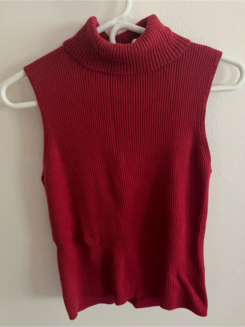 Sleeveless Ribbed Cowl Neck Sweater - Red